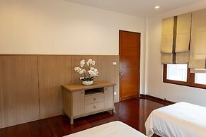 Premium Villa Baan Kinlom Chomlay