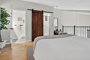 426 Hotel du Lac