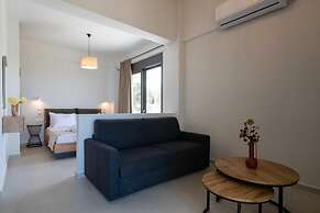 A V Luxury Apartments with Private Pools