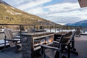 Powder and Par Penthouse
