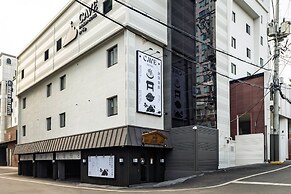 Cave Ryokan Hotel by Anook Cheonan
