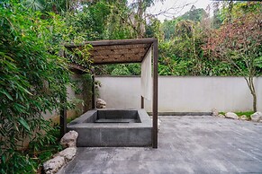 Emeishan XiaoshanQing Luxury Resort