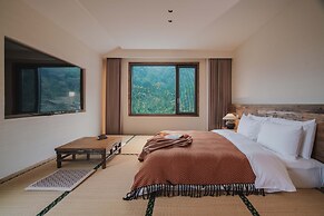 Emeishan XiaoshanQing Luxury Resort