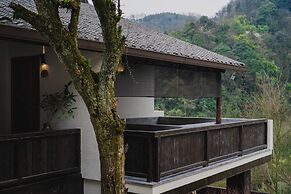 Emeishan XiaoshanQing Luxury Resort