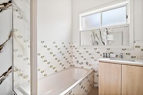 Quiet 2-bed Home in Pascoe Vale South