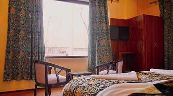Hotel Golden Eye