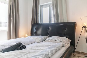 Spacious Garden Villa | 16 Guests