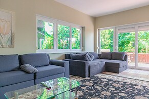 Spacious Garden Villa | 16 Guests