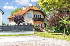 Spacious Garden Villa | 16 Guests