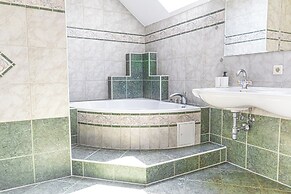Spacious Garden Villa | 16 Guests