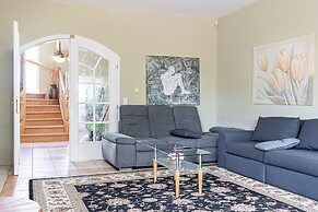 Spacious Garden Villa | 16 Guests