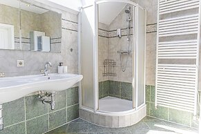 Spacious Garden Villa | 16 Guests