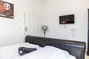 Spacious Garden Villa | 16 Guests