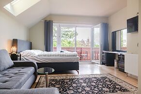 Spacious Garden Villa | 16 Guests