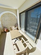 Aphrodite Studios & Apartments