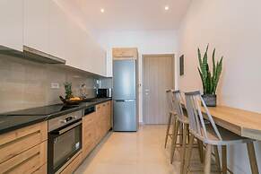 Aphrodite Studios & Apartments