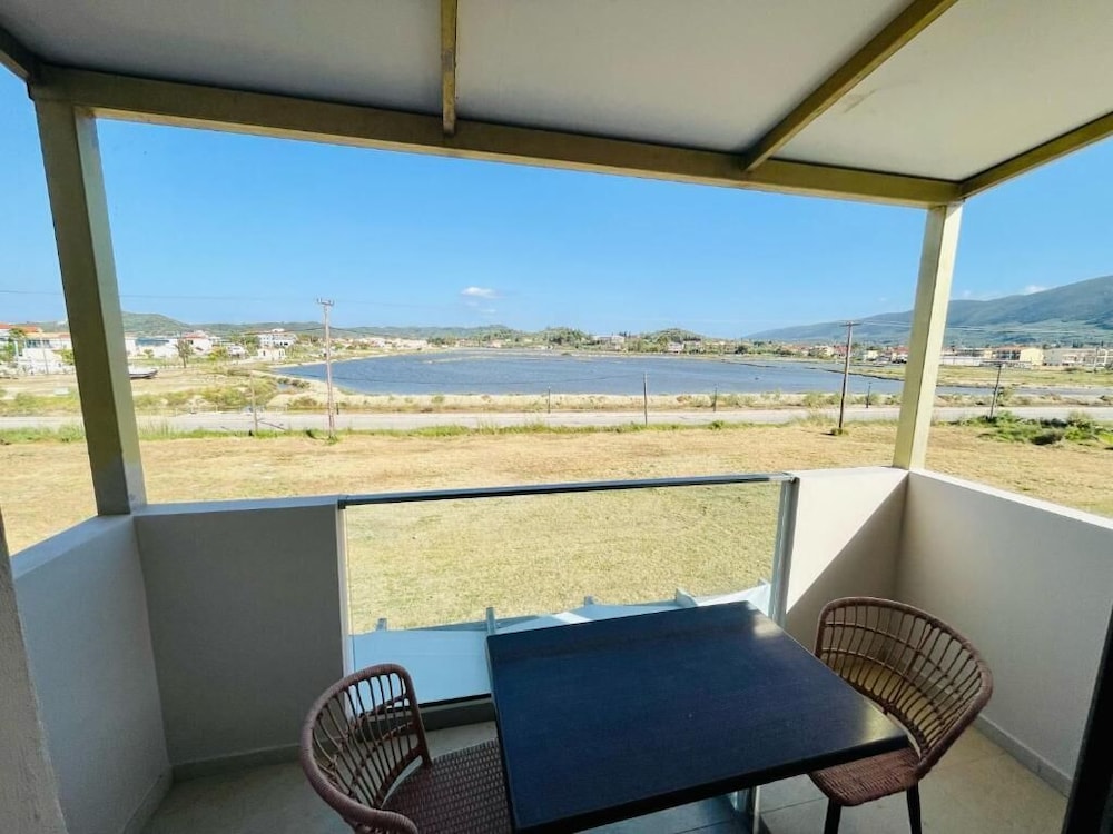 Aphrodite Studios & Apartments