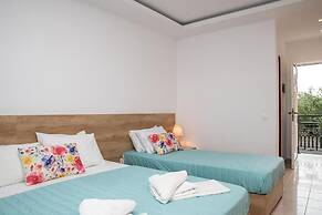 Aphrodite Studios & Apartments
