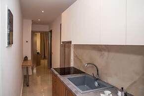 Aphrodite Studios & Apartments