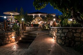 Aphrodite Studios & Apartments