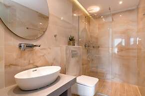 Aphrodite Studios & Apartments