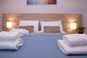 Aphrodite Studios & Apartments