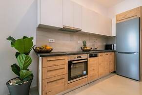 Aphrodite Studios & Apartments