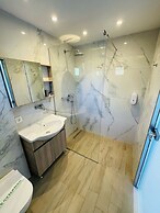 Aphrodite Studios & Apartments
