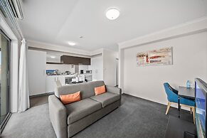 Bright 1-bed Apartment in Greenway