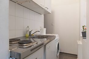 Affordable 1BR Flat for 5 Near Belvedere