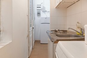 Affordable 1BR Flat for 5 Near Belvedere