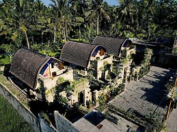 Alvia Joglo House with Private Pool