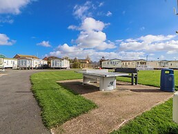 The Beachside Hideout - St Michaels Caravan Park