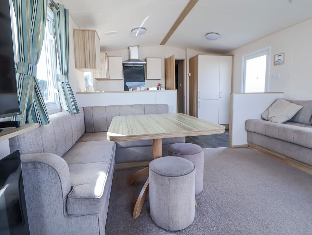 The Beachside Hideout - St Michaels Caravan Park