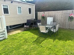 The Beachside Hideout - St Michaels Caravan Park