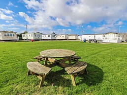 The Beachside Hideout - St Michaels Caravan Park