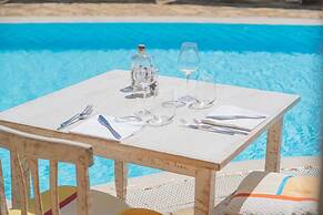 Hotel with swimming pool in Bari Sardo