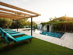 Filippos Traditional Villa - Pool Garden Gem