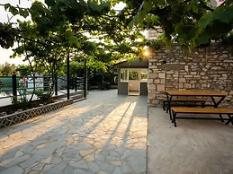 Filippos Traditional Villa - Pool Garden Gem