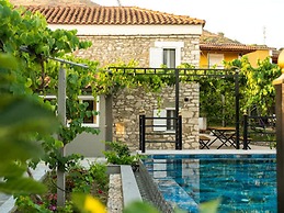 Filippos Traditional Villa - Garden Pool Gem