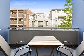 Bright 1-bed Apartment in Central Redfern