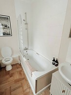 Bright 2-bed Flat in Huntingdon Town Centre