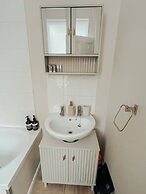 Bright 2-bed Flat in Huntingdon Town Centre