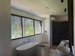 Surfing Temple Boutique Hotel
