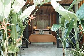 Surfing Temple Boutique Hotel