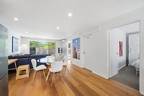Spacious Bright Apartment With Courtyard and BBQ