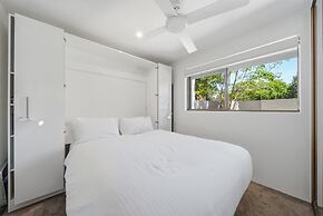 Spacious Bright Apartment With Courtyard and BBQ
