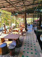 Phakphing Erawan Homestay