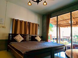 Phakphing Erawan Homestay