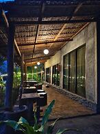 Phakphing Erawan Homestay